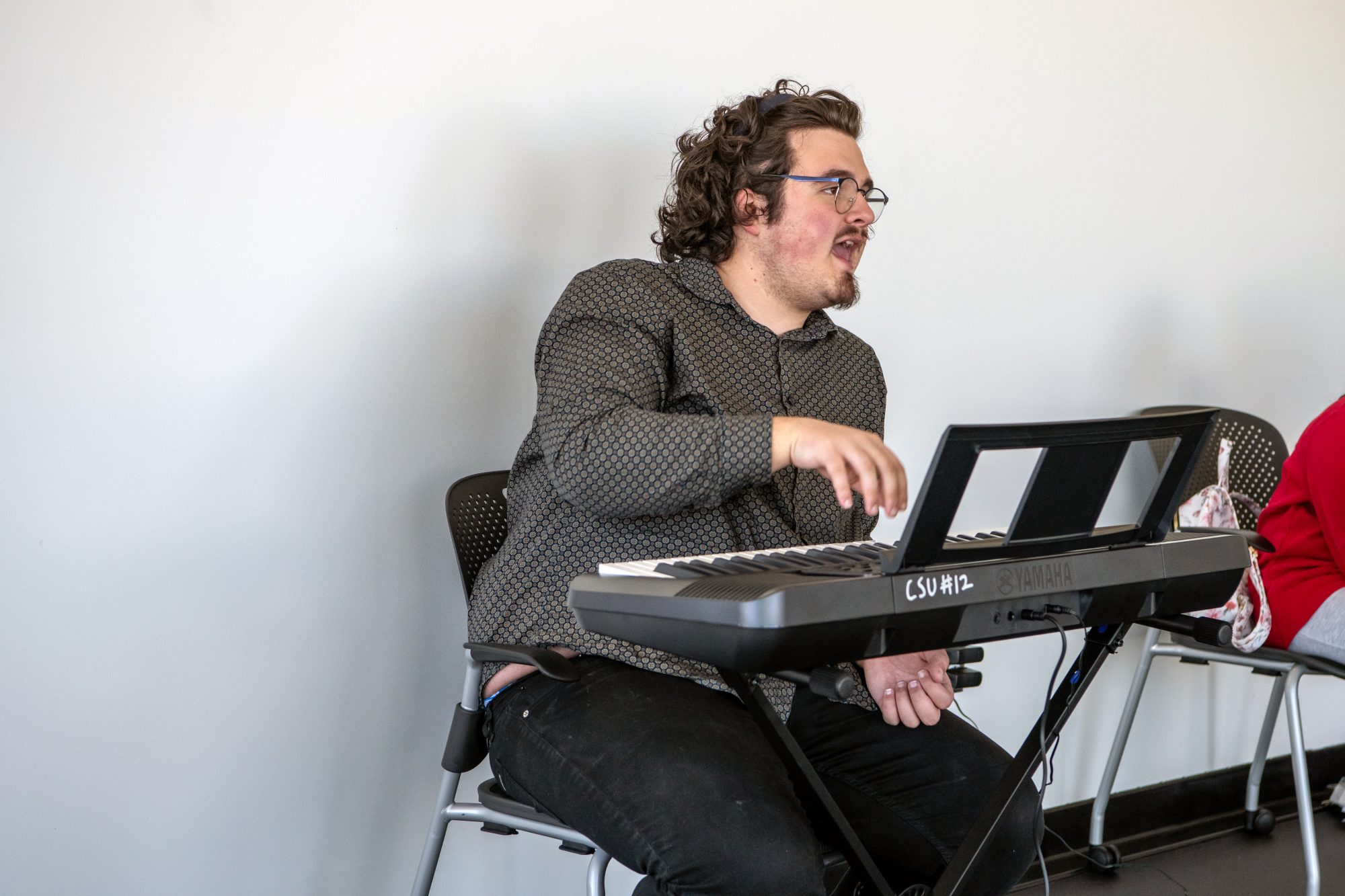 Paul Beyer playing keyboard